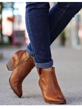 Frye Reina Ankle Leather Boots Size 7.5